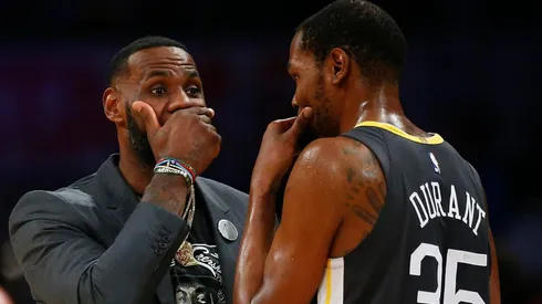 LeBron ya empezó a reclutar a Kevin Durant para que se le una en los Lakers