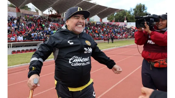 Maradona festeja en Dorados.