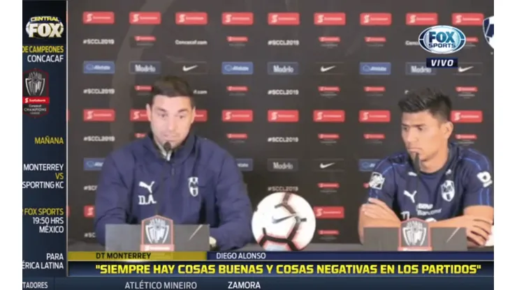 Alonso da la cara y comprende los abucheos de los aficionados de Rayados