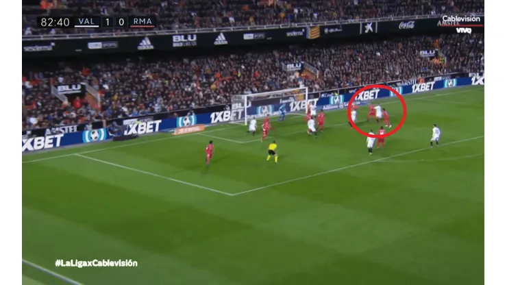 A lo Sergio Ramos: Garay saltó más que nadie y le marcó al Real Madrid