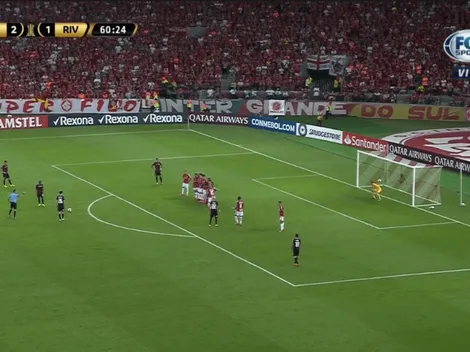 A lo Quintero: De la Cruz se tuvo fe y clavó un golazo de tiro libre