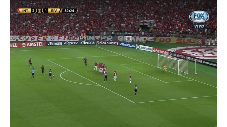 A lo Quintero: De la Cruz se tuvo fe y clavó un golazo de tiro libre