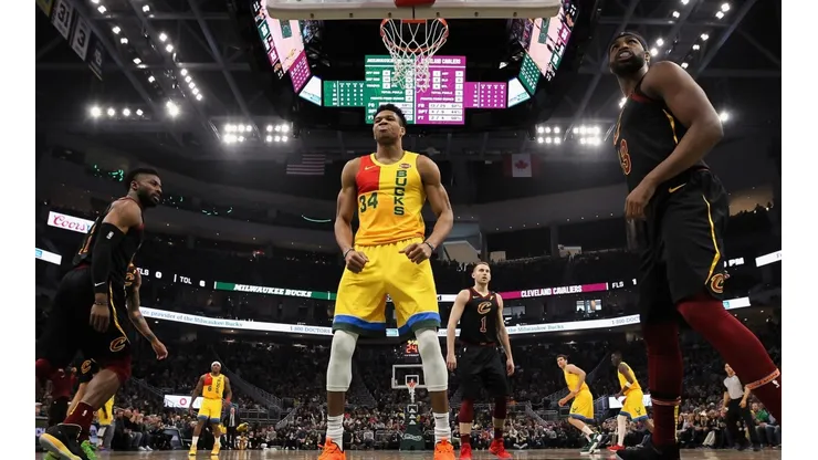 La estadística que prueba que Giannis Antetokounmpo es mejor defensa que Jordan y LeBron