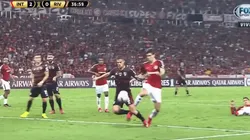 El penalazo que no le dieron a River: a Zuculini le pegaron una patada desde atrás