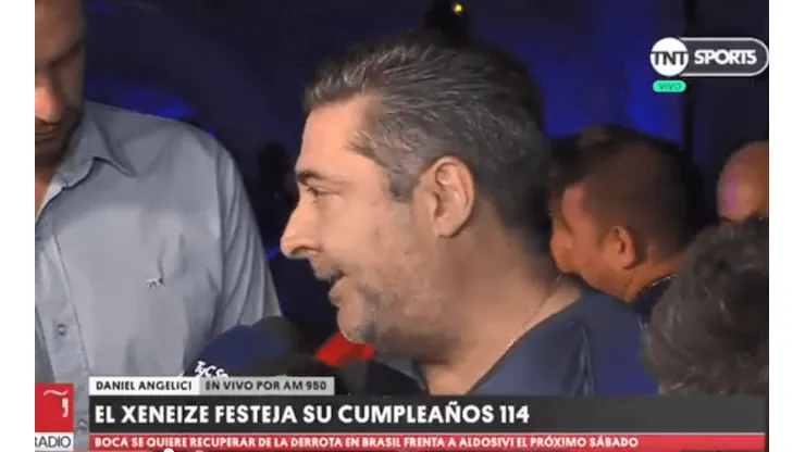A Angelici no le importó nada y tiró: "El único grande es Boca"