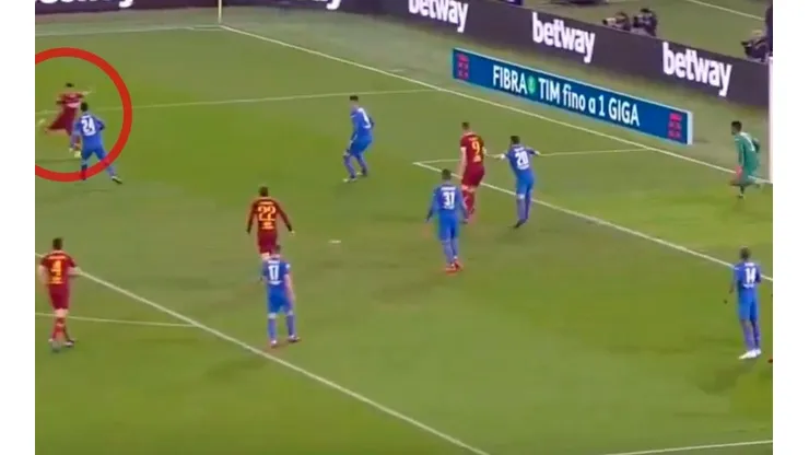 Feliz en su día: sin pararla y de volea, Perotti le rompió el arco a la Fiorentina