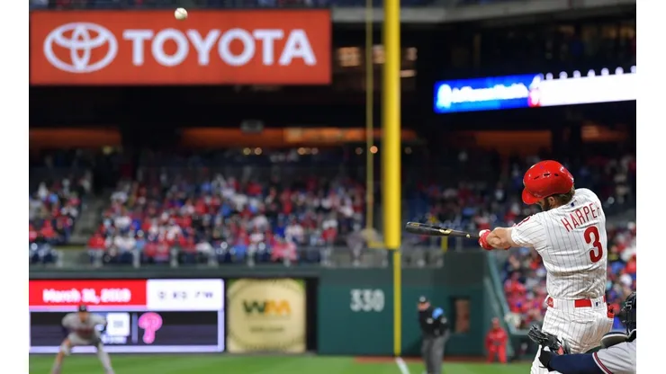 Bryce Harper le pegó un pelotazo a una bebé en su debut con los Filis