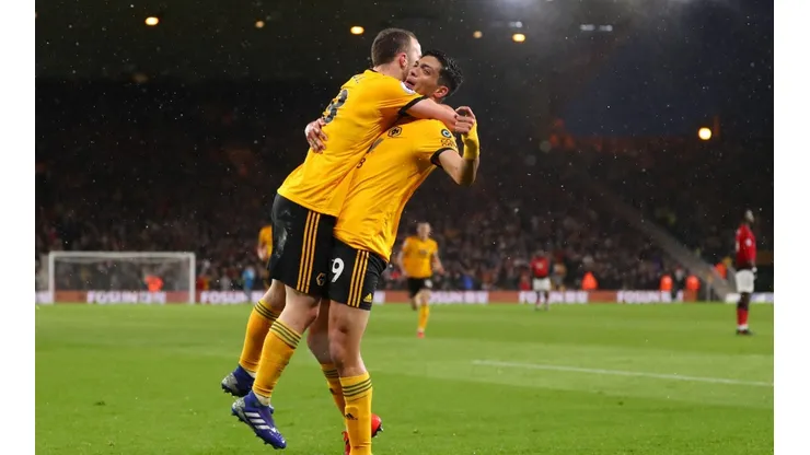 Foto de Raúl Jiménez con Jota.