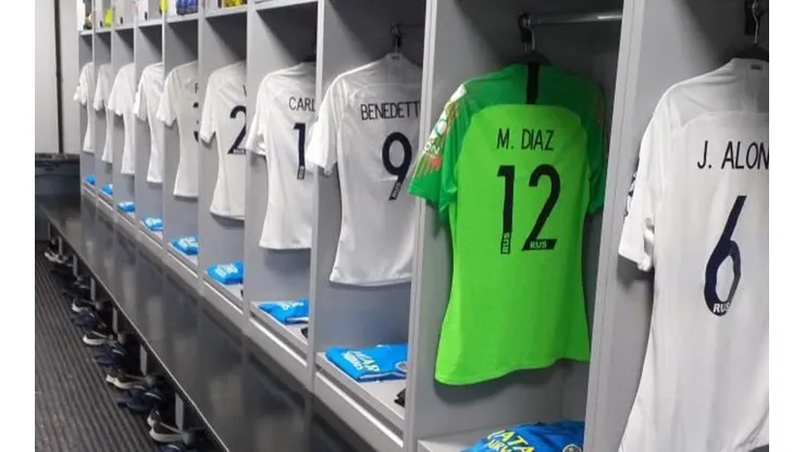Se cargan solos: el 9/12 que apareció en el vestuario de Boca