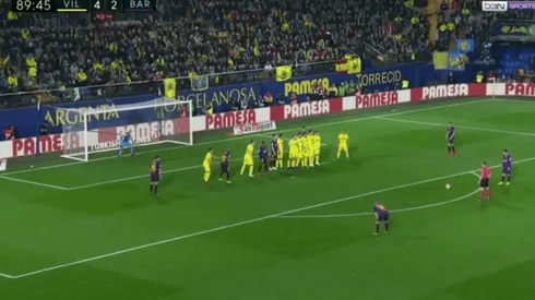 Es un enfermo: ¡Messi hizo un nuevo golazo de tiro libre!