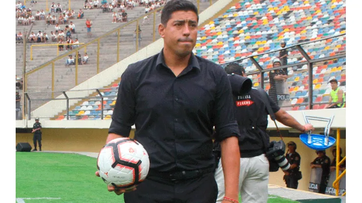 Tremendo: Los dirigentes de la U respaldan el trabajo de Córdova a pesar de los errores