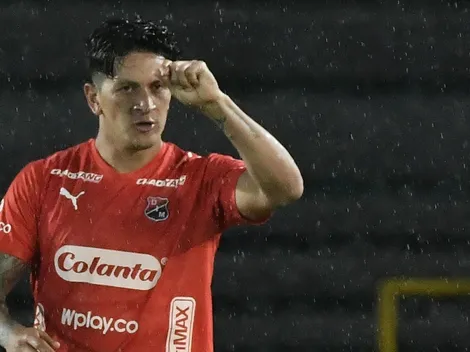 Es argentino, juega en Colombia y tiene más goles que Cristiano y Mbappé en el último año