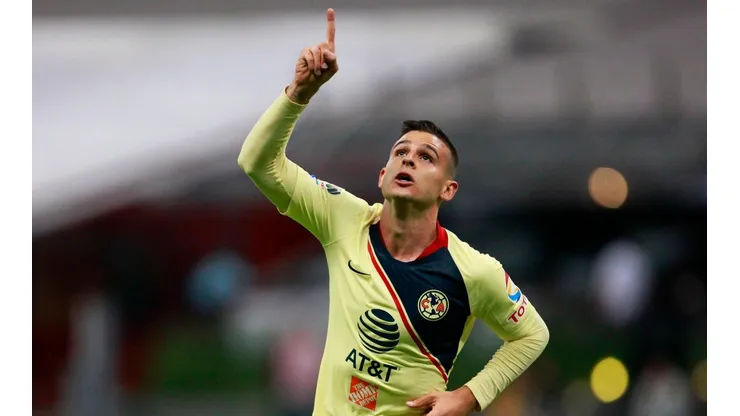 Nicolás Benedetti en América de México.