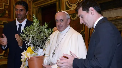 Al Papa Francisco le preguntaron por Messi y lo bajó del cielo