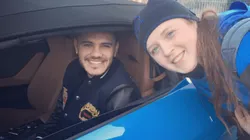 Furiosa porque no juega Icardi, una fanática de Inter se sacó una selfie con el burro de Spalletti