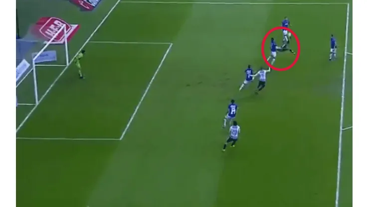 ¡Cierren el Estadio! Golazo de Avilés para Rayados a Cruz Azul