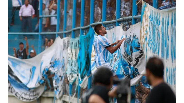 Díaz festejó junto a su gente.
