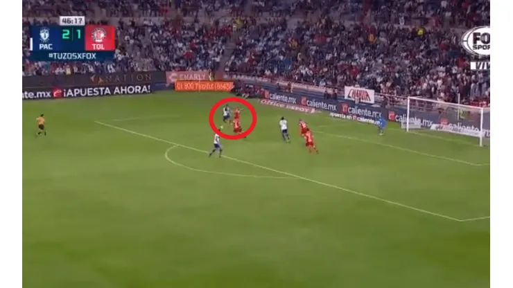 Cardona bailó en el área para anotar el tercero del Pachuca