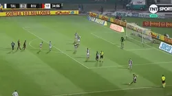 ¡Durmió a todo Talleres! Nacho Fernández hizo rápido el tiro libre y clavó un golazo