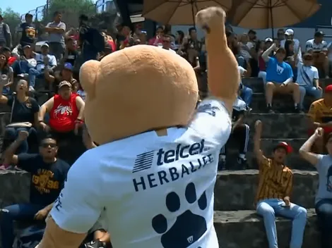 Gran gesto: Los jugadores de Pumas fueron a alentar al femenil en el Clásico Capitalino