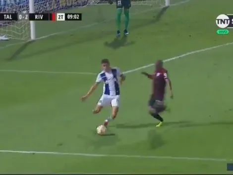 Trucco tomó una polémica decisión y le mostró la roja a De La Cruz