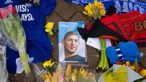 El homenaje a Sala en Cardiff.