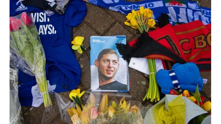 El homenaje a Sala en Cardiff.