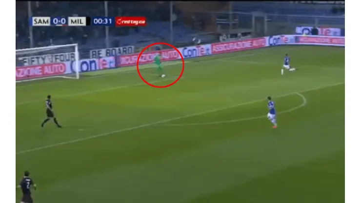Hizo el blooper del día a los 30 segundos de partido: el insólito error de Donnarumma