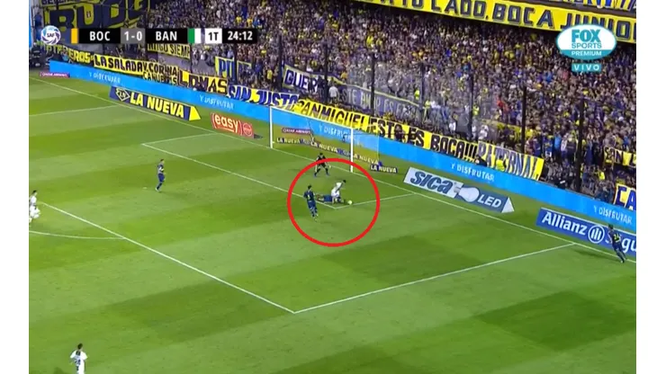 Esto es Boca: Lisandro López trabó con la cabeza y evitó el gol de Banfield