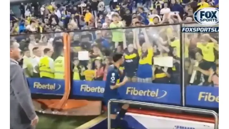 Entendió todo: el gesto de Pavón con un hincha cuando se iba de la cancha