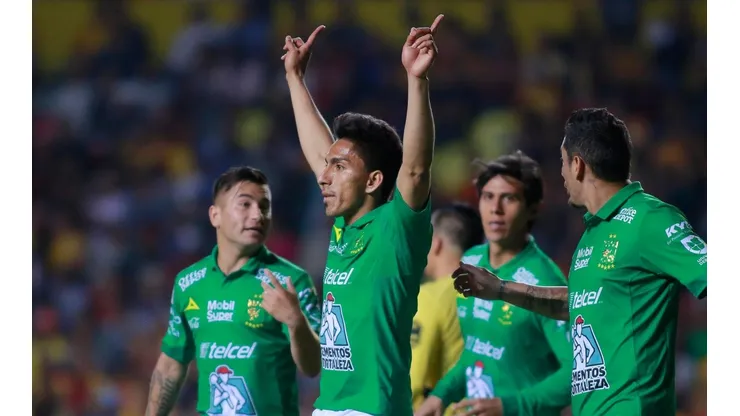 Memorable voltereta de León en Morelia con doblete de Mena para seguir en la cima