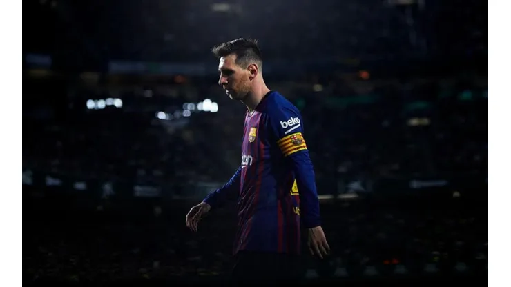 ENTRE SOMBRAS. Lionel Messi es duda para el derbi del Barcelona contra Espanyol (Foto: Getty).