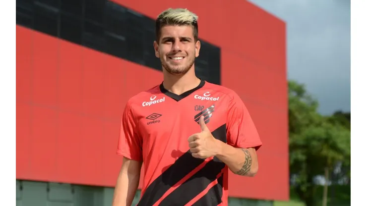 Andrade reveló que le pidió ayuda a sus compañeros para poder jugar la Recopa Sudamericana vs. River