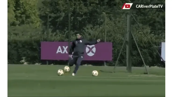 Se prepara para entrar por Juanfer: Gallardo tiró magia en el entrenamiento de River