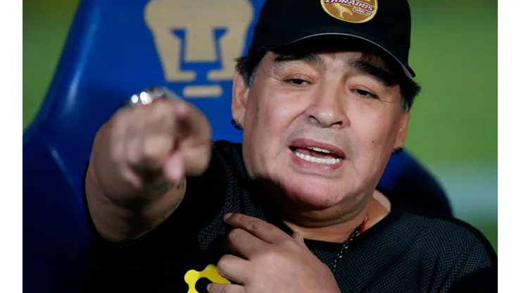 La foto viral que publicó Maradona en Instagram para probar que jugó contra los mejores