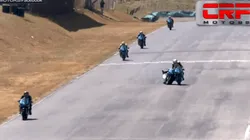Video: dos pilotos se tomaron a golpes en pleno Mundial de Superbikes