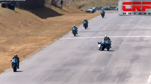 Video: dos pilotos se tomaron a golpes en pleno Mundial de Superbikes