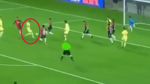 Paul Aguilar no dudó y aumentó la ventaja América