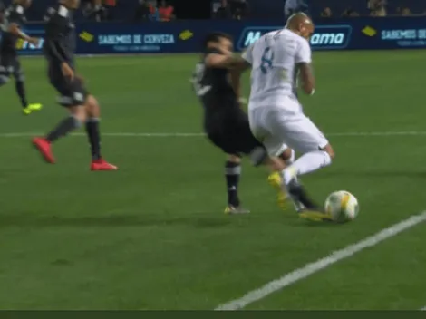 Los anti Vidal sonríen: durísima entrada del Chucky Lozano