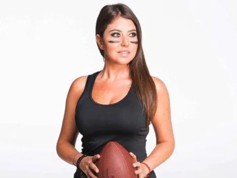 La seguidora número 1: Mariana Zacarías posó con un jersey todo autografiado de México