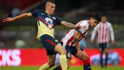 Tenso cruce entre Pulido y Mateus Uribe.