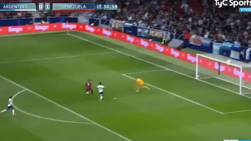 Foto de Armani en el partido ante Venezuela.