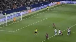 Josef Martínez dio clase de cómo patear un penal ante Argentina