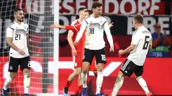 Alemania arañó un empate contra Serbia en el primer partido tras la renovación