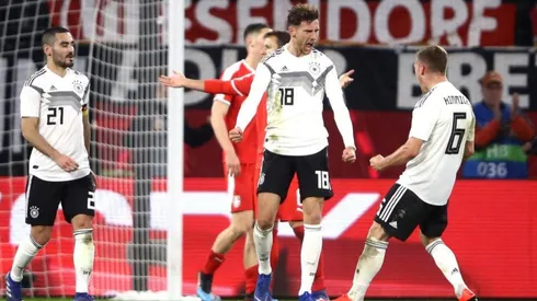 Alemania arañó un empate contra Serbia en el primer partido tras la renovación