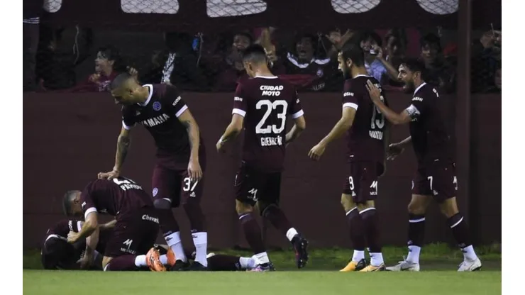 Lanús vs Huracán Las Heras por la Copa Argentina.