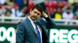 Cardozo no la está pasando nada bien en las Chivas.