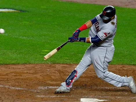 Carlos Santana rompió una TV a batazos por culpa del Fortnite