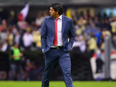 A los aficionados de Chivas se les acabó la paciencia con Pepe Cardozo y piden su renuncia