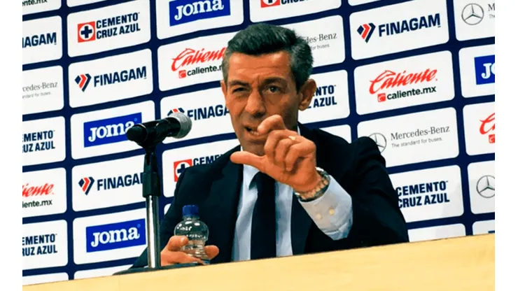 Caixinha habló de la poca concurrencia que hubo en el Azteca y pidió compromiso a sus jugadores